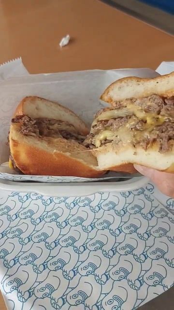 Asia's Best Burger #foodie #burger #beef #hongkong #香港美食 #comfortfood #wings #buffalowings