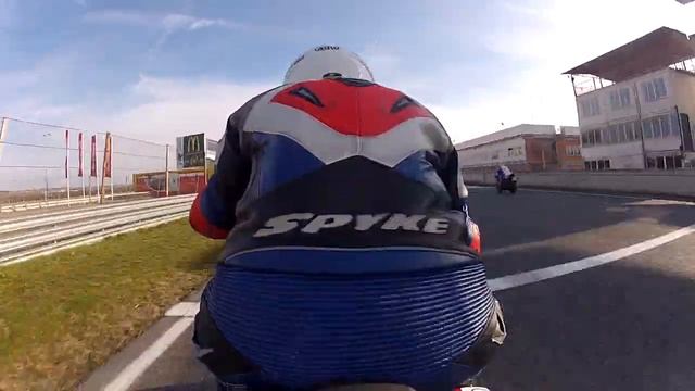 Jarama 02/03/2013 F800R смотреть онлайн