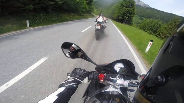 Aprilia Tuono 1100RR chasing KTM SMCR and BMW S1000R смотреть онлайн