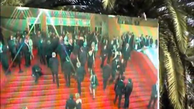 SHALYA ET JEAN PIERRE MOCKY MONTEE DES MARCHES CANNES 2010 смотреть онлайн