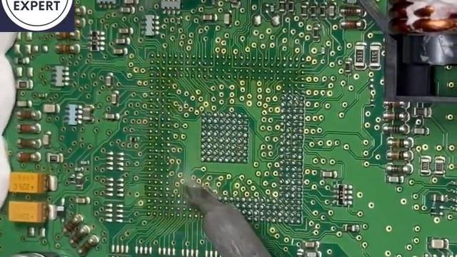 Reballing a BMW MSV80 ECU to solve CPU issues! #BMW #MSV80 #reballing смотреть онлайн