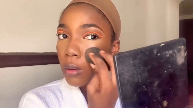 How to Create a Graphic Cut-crease Eyeshadow Makeup Look by JM Signature смотреть онлайн
