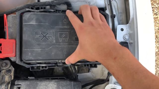 The fuse box location on a 2022 Buick Regal смотреть онлайн