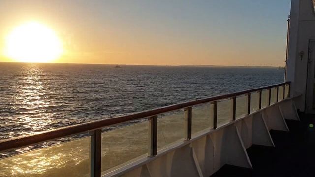 паром из Дании в Швецию. На палубе смотреть онлайн