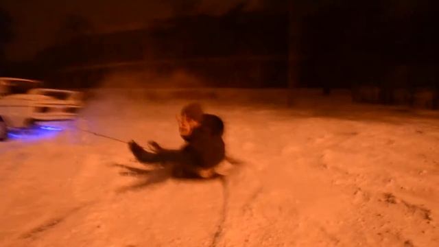 покатушки первый снег Донецк ВАЗ 2106 с санками смотреть онлайн