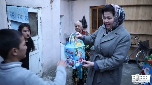 Шаҳар ҳокими 1 сектор ҳудудидаги кам таъминланган меҳнат мигрантлари оилаларига ташриф буюрди смотреть онлайн