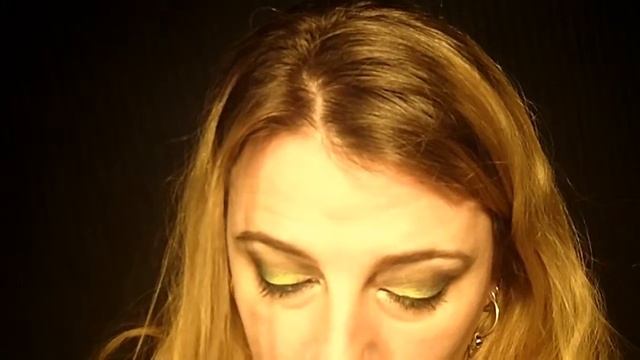 Darling Girl Cosmetics Queens of Horror Collection - All 12 Eyeshadows Plus Lippies - with Swatches смотреть онлайн