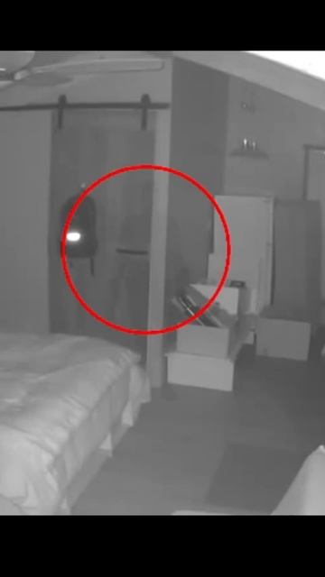 РЕАЛЬНОЕ ВИДЕО С ПРИЗРАКОМ!!! ПАРАНОРМАЛЬНОЕ ЯВЛЕНИЕ!!! Очень страшное видео не смотрите на ночь!!! смотреть онлайн