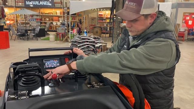 Kubota SCL1000 Stand-on Track Loader смотреть онлайн