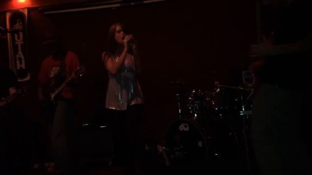 Grey Skies written by Bobby O'Brien-sung by Tara Black-Performed by Seeing Red смотреть онлайн