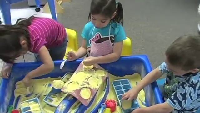 Davana and Jozlynn at the Sand Table смотреть онлайн