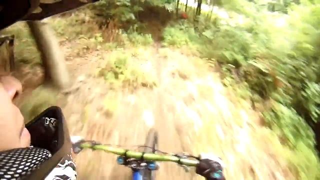 KRUPKA.E003.DOWNHiLL.MTB.720p.MOV смотреть онлайн