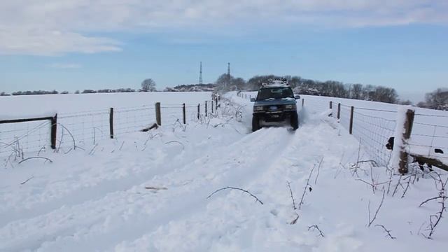 Range Rover P38 Off Roading in the Snow at Bignor смотреть онлайн