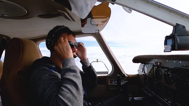 Полет на легкомоторном самолете Piper PA32R-300. смотреть онлайн