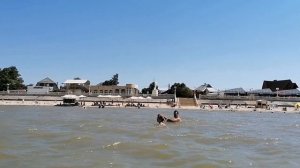 Пляж в Приморско-Ахтарске глазами купаещегося.