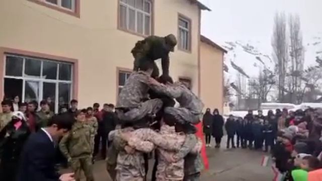 Бардоштани парчами мили аз тарафи чавонони тавилдара 2022 2004-ро смотреть онлайн