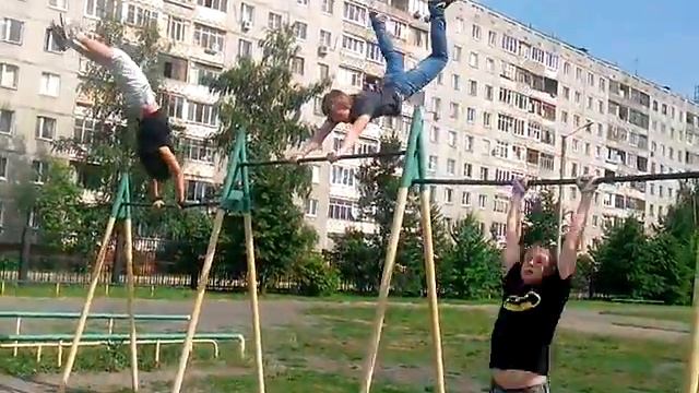 Около лицея:) смотреть онлайн