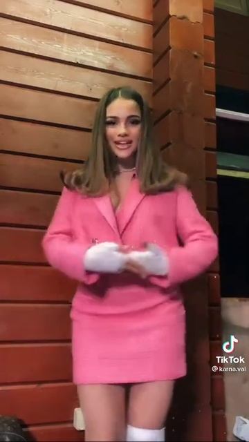 Валя Карнавал жаркие танцы 👯 смотреть онлайн