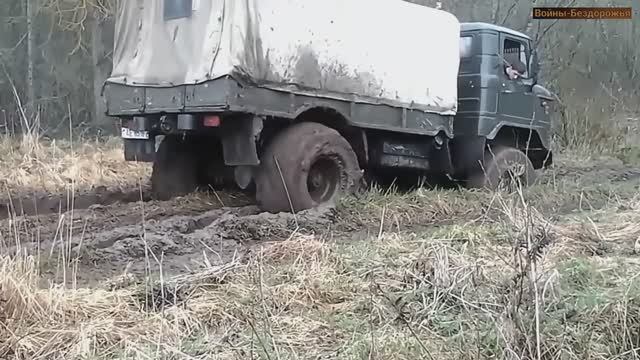 Весь в грязи Газ 66 шишига с дизельным ДВИГАТЕЛЕМ ФИАТ(FIAT) 5.5л советский вездеход. смотреть онлайн