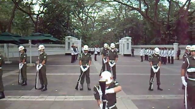 Change of Guards@Istana Singapore 7 Feb 2010 4/5 смотреть онлайн