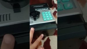 Как поменять пароль на игрушке сейфе