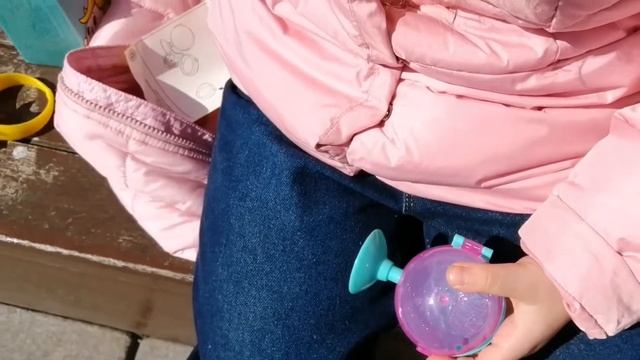 PikMi Pops распаковка игрушки из Макдональдс на улицах Стамбула | Play With Melis