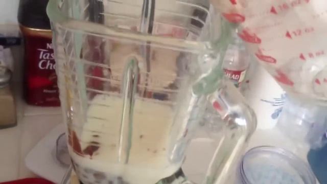 DIY Starbucks Chocolatey Chip Frappucino ! смотреть онлайн