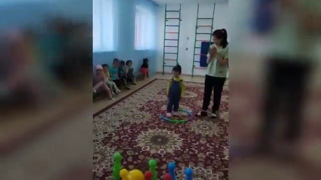 "Кадрдағы ең жақсы сәттер" байқауы. "Балақай" кіші тобы смотреть онлайн