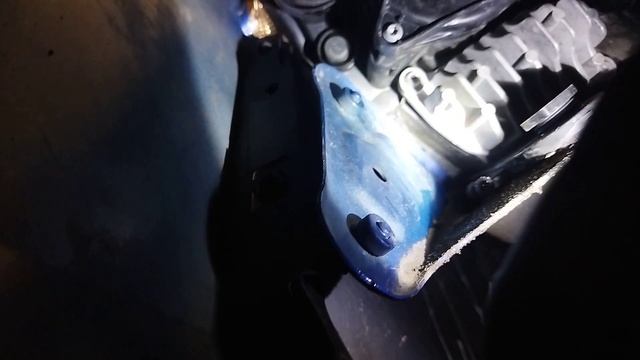 снятие бампера шкода рапид