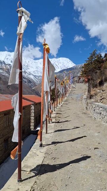 Khangshar Monastery on the way to Tilicho Lake Manang. смотреть онлайн