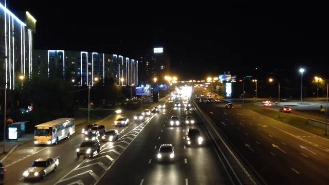 НОЧНАЯ АЛМАТУШЕЧКА. НЕСКОНЧАЕМЫЙ ПОТОК МАШИН смотреть онлайн