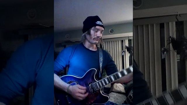 First Run on my new Honey Tone mini amp. смотреть онлайн
