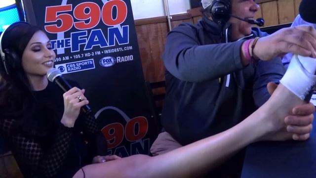 Adult film star Ariana Marie participates in Foot Fetish Friday смотреть онлайн