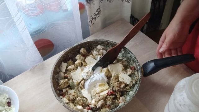 готую кашу болгур з курячою грудинкою