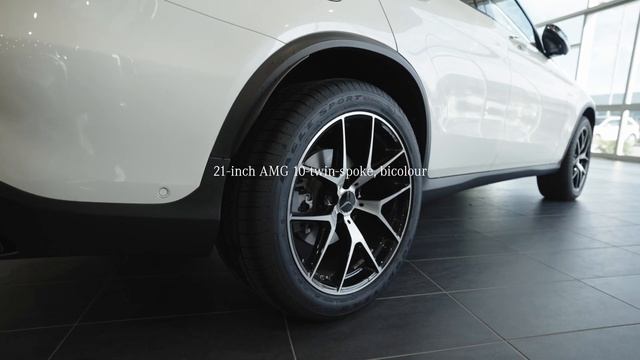 2022 Mercedes-AMG GLC SUV in White смотреть онлайн