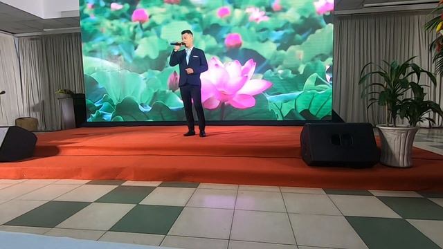 Sáng mãi tên Người Hồ Chí Minh| Ca sĩ Trương Đức Cần смотреть онлайн