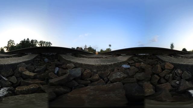 Local train runs over 360° camera (4K) Virtual Reality смотреть онлайн