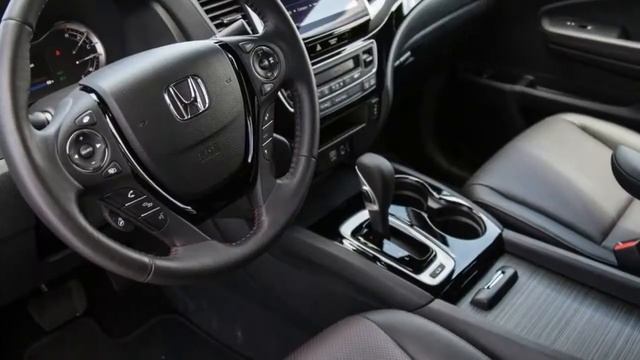 2018 Honda Ridgeline Model Review смотреть онлайн