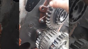 разбираю мтз-82 вылетают скоростя .