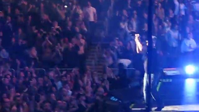 Un Angelo Disteso al Sole, Piu Bella Cosa - Eros Ramazzotti - Brooklyn New York Oct. 21, 2013 смотреть онлайн