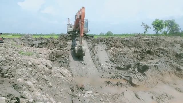 Xe Cuốc Hitachi Zx 200 đào Kênh #3