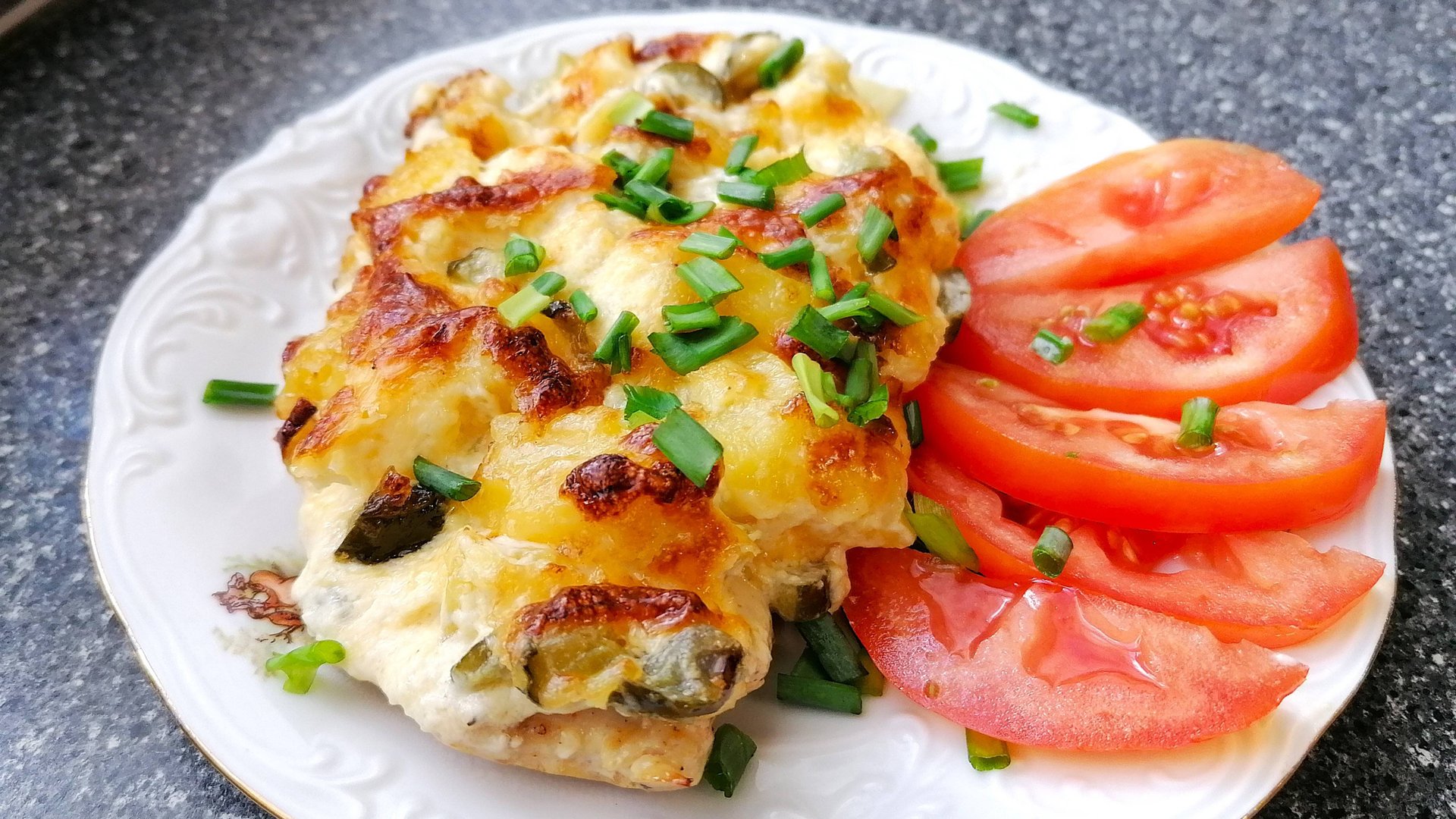 Нежное и очень вкусное куриное филе под "шубой". Все просто в восторге! смотреть онлайн