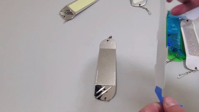 Applying Kit Glow Back Lure Tape Kit for 8" Plastic Flashers смотреть онлайн