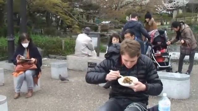 KIMONO Y SAKURA EN LA PRIMAVERA JAPONESA...