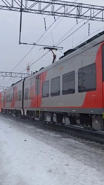 Скоростной электропоезд Ласточка #shorts #shortvideo #ржд #синара #транспорт #вл10 #россия #вл11