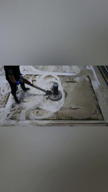 Вся грязь из ковра повылезала