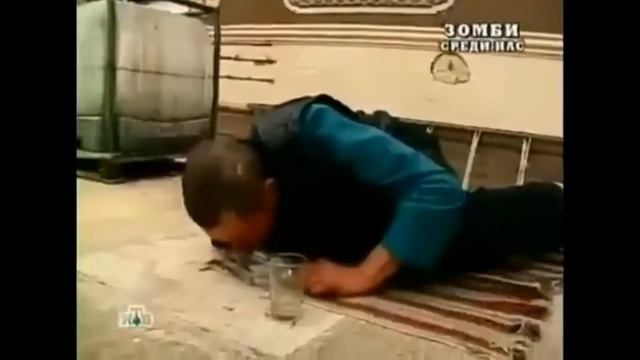 Григорий считает себя собакой!!!