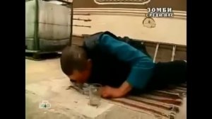 Григорий считает себя собакой!!!