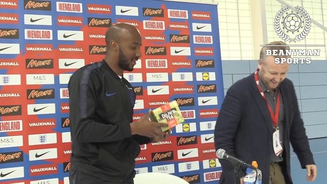 England Player Fabian Delph Receives A Box Of Personalised Yorkshire Tea смотреть онлайн