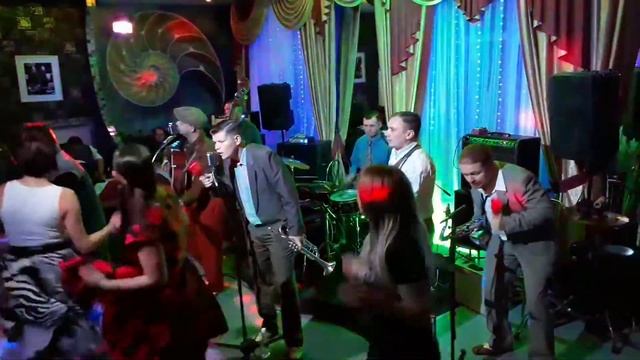 ДИРЕКТОР АЗОВСКОГО МОРЯ - ПОДРУГА (live) смотреть онлайн